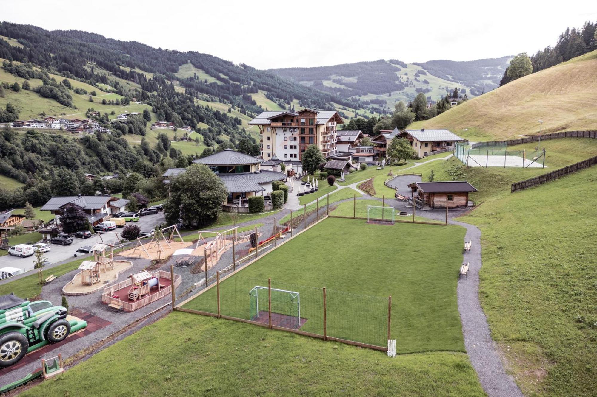 Familienresort Ellmauhof Saalbach-Hinterglemm Exterior photo